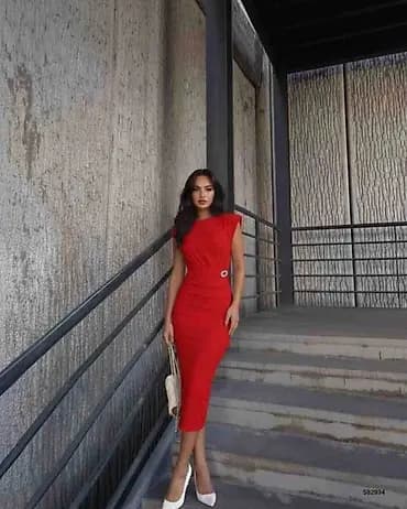 💫Elegantna midi haljina bez rukava
✅2800 din