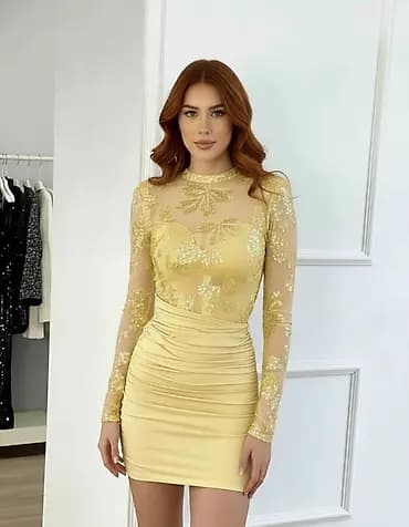 Koktel mini haljina sa šljokičastim čipkanim gornjim delom i