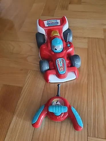 Clementoni interaktivni auto Brzic
