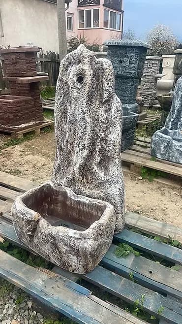 Dekorativna baštenska česma – imitacija prirodnog kamena -