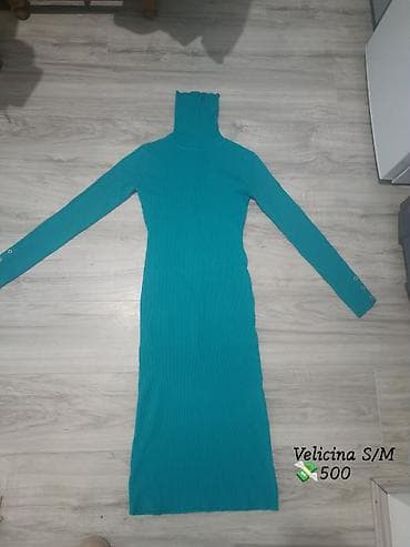 Rebrasta pletena haljina sa rol-kragnom, tirkizne boje. Uski na lalafo.rs Rebrasta pletena haljina sa rol-kragnom, tirkizne boje. Uski