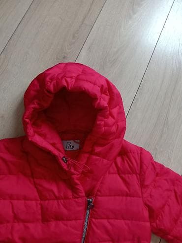 Jakna.Boja-crvena. 100%poliester. Debljina-srednje. Zanimljiv kroj na lalafo.rs — 3 Jakna.Boja-crvena. 100%poliester. Debljina-srednje. Zanimljiv kroj — 3