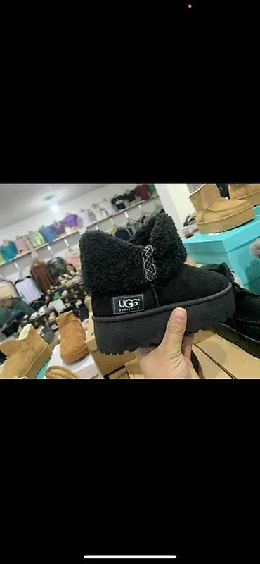 Ugg obuća 37, bоја - Crna na lalafo.rs — 2 Ugg obuća 37, bоја - Crna — 2