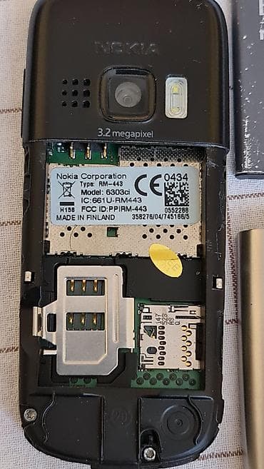 kom sa etiketom: Nokia 6303ci (RM-443) – klasični telefon sa tastaturom - Ekran u at lalafo.rs — 3 kom sa etiketom: Nokia 6303ci (RM-443) – klasični telefon sa tastaturom - Ekran u — 3