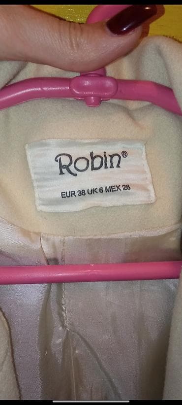 Elegantan ženski kaput u krem/bež boji, klasičnog ravnog kroja do na lalafo.rs — 8 Elegantan ženski kaput u krem/bež boji, klasičnog ravnog kroja do — 8