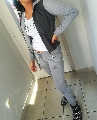 Nike trenerka kao nova Vel S-M
Malo nošena na lalafo.rs — 2 Nike trenerka kao nova Vel S-M
Malo nošena — 2