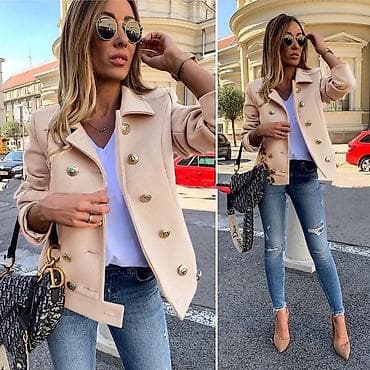 Elegantna ženska kratka jakna sa duplim kopčanjem - Model: strukirana na lalafo.rs — 2 Elegantna ženska kratka jakna sa duplim kopčanjem - Model: strukirana — 2