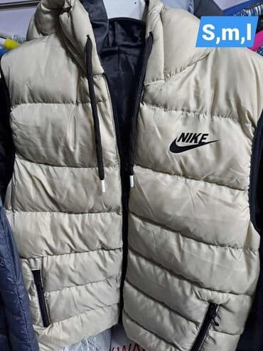 Homesuits: Muški pufnast prsluk 3400 din Praktičan za svakodnevno nošenje at lalafo.rs — 1 Homesuits: Muški pufnast prsluk 3400 din Praktičan za svakodnevno nošenje — 1