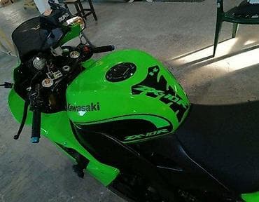Transport: KAWASAKI ZX10R - bočni štitnici rezervoara - 1129 📌 Opis at lalafo.rs — 1 Transport: KAWASAKI ZX10R - bočni štitnici rezervoara - 1129 📌 Opis — 1