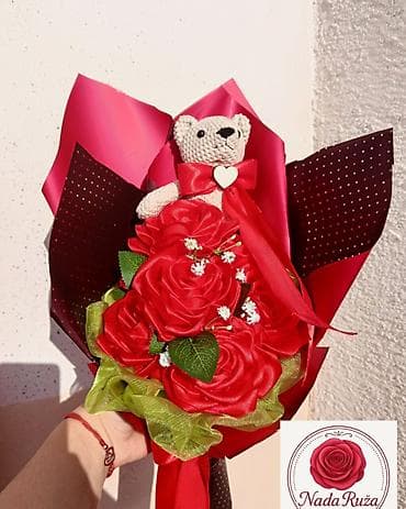 Ručni aranžmani od satenskih ruža – “Nada Ruža”Ruža od satena - na lalafo.rs — 4 Ručni aranžmani od satenskih ruža – “Nada Ruža”Ruža od satena - — 4