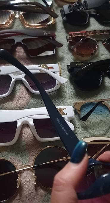 Crvene suncane naocare okrugle, okrugla crna stakla, duple su, dize na lalafo.rs — 10 Crvene suncane naocare okrugle, okrugla crna stakla, duple su, dize — 10