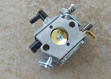 Karburator s izlazom za pumpicu ( 3 izvoda ) Nov za pile proizvedene na lalafo.rs Karburator s izlazom za pumpicu ( 3 izvoda ) Nov za pile proizvedene