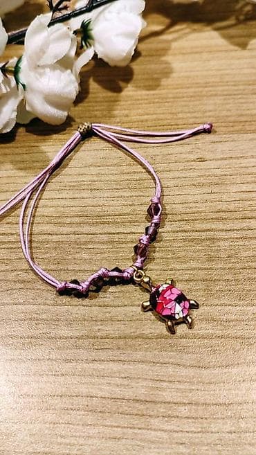 Ručno rađena narukvica sa priveskom kornjače. - Končani kaiš u na lalafo.rs — 1 Ručno rađena narukvica sa priveskom kornjače. - Končani kaiš u — 1