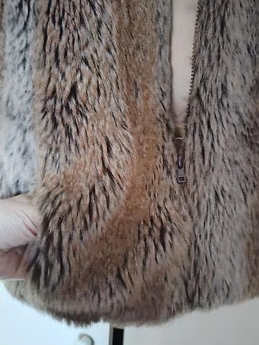 Prsluk od veštačkog krzna –vel:S WAREHOUSE - Model: bez rukava, sa na lalafo.rs — 3 Prsluk od veštačkog krzna –vel:S WAREHOUSE - Model: bez rukava, sa — 3