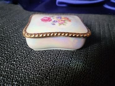 Satula nova Martinroda Nemacka iz 70ih.god. Nemacka porcelanska na lalafo.rs — 5 Satula nova Martinroda Nemacka iz 70ih.god. Nemacka porcelanska — 5