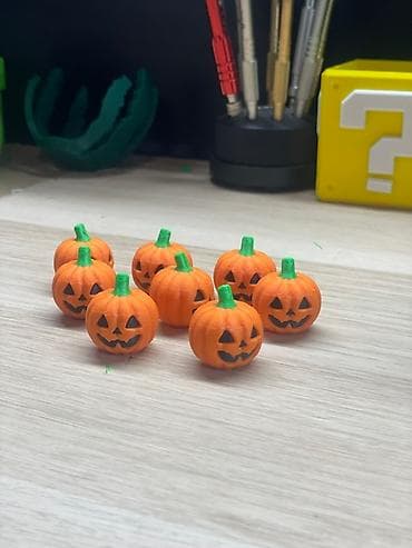 Mini 3D štampane bundevice za Noć veštica - Set sitnih dekorativnih na lalafo.rs — 3 Mini 3D štampane bundevice za Noć veštica - Set sitnih dekorativnih — 3