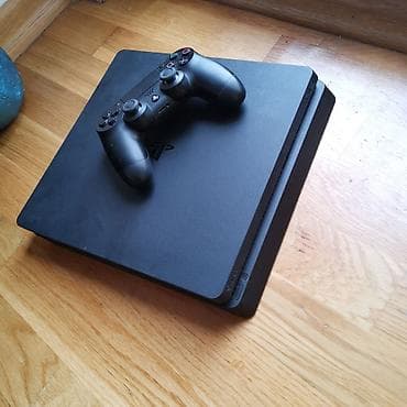 Prodajem PS4 Slim verziju Black Edition u odlicnom stanju ! ! ! na lalafo.rs Prodajem PS4 Slim verziju Black Edition u odlicnom stanju ! ! !
