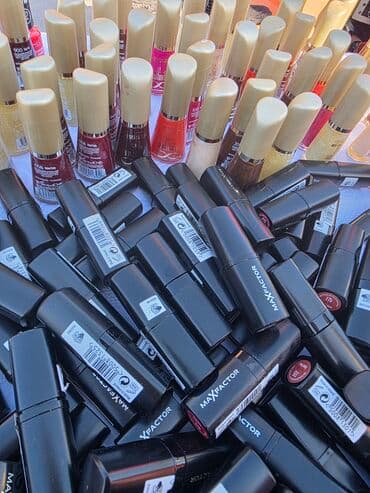 Kozmetički set – brendirani proizvodi za usne i oči - Ruževi za usne na lalafo.rs Kozmetički set – brendirani proizvodi za usne i oči - Ruževi za usne