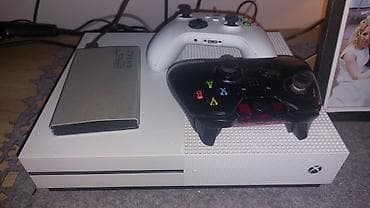 Xbox One S konzola (bela) U kompletu: - Konzola Xbox One S - Dva na lalafo.rs — 1 Xbox One S konzola (bela) U kompletu: - Konzola Xbox One S - Dva — 1