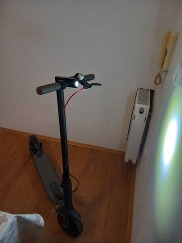 Trotineti, skejtbordovi i hoverbordovi: Električni trotinet – Xiaomi Mi Electric Scooter (serija na lalafo.rs Trotineti, skejtbordovi i hoverbordovi: Električni trotinet – Xiaomi Mi Electric Scooter (serija