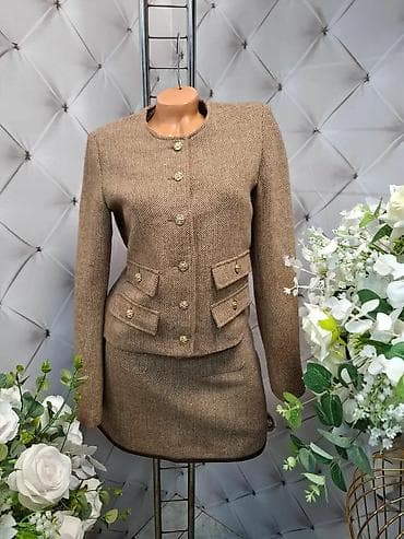 Komplet suknja + blejzer, klasičan kroj - Dvodijelni set: kratki na lalafo.rs — 1 Komplet suknja + blejzer, klasičan kroj - Dvodijelni set: kratki — 1