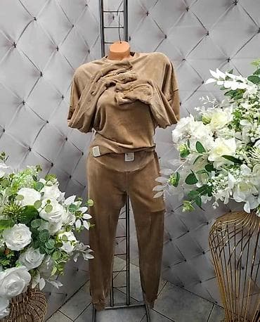 Women's Sweatsuits: NOVOO plisani kompleti .2700,oo vel S/M i L/XL at lalafo.rs — 5 Women's Sweatsuits: NOVOO plisani kompleti .2700,oo vel S/M i L/XL — 5