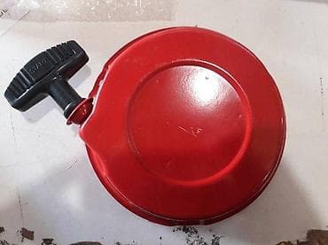 Ručni starter (anjlager) za benzinske motore – metalno crveno kućište na lalafo.rs Ručni starter (anjlager) za benzinske motore – metalno crveno kućište