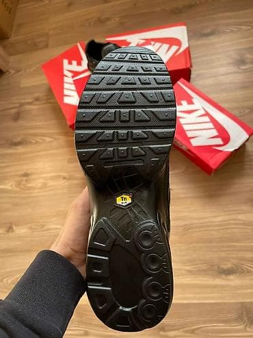 Nike Air Max Plus TN – crne patike - Model: Air Max Plus (Tuned Air / at lalafo.rs — 2 Nike Air Max Plus TN – crne patike - Model: Air Max Plus (Tuned Air / — 2
