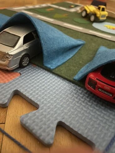 Podloge za igru: Ručni filcani set – igraća mapa za autiće - Tema: mali grad sa na lalafo.rs — 2 Podloge za igru: Ručni filcani set – igraća mapa za autiće - Tema: mali grad sa — 2