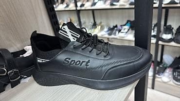 Muške sportske patike – crne ik - Dizajn: minimalističke crne patike na lalafo.rs Muške sportske patike – crne ik - Dizajn: minimalističke crne patike