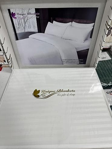 Textile: U kutiji damast Luxsuzniji nego inace Posteljina teska skoro 3kg ⬇️ at lalafo.rs — 4 Textile: U kutiji damast Luxsuzniji nego inace Posteljina teska skoro 3kg ⬇️ — 4