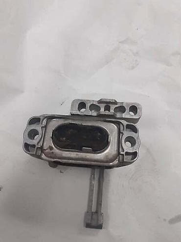 DESNI NOSAC MOTORA ZA VOLKSWAGEN GOLF 7, PASSAT B8 - 5Q0199262DB | na lalafo.rs DESNI NOSAC MOTORA ZA VOLKSWAGEN GOLF 7, PASSAT B8 - 5Q0199262DB |