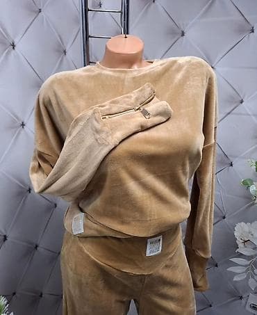 💫Ženski komplet trenerke (baršunastog materijala) u toploj bež/karamel na lalafo.rs — 4 💫Ženski komplet trenerke (baršunastog materijala) u toploj bež/karamel — 4