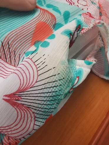 Prelepa bluza koja se veze iznad dekoltea Polovna, Bluza ima postavu na lalafo.rs — 5 Prelepa bluza koja se veze iznad dekoltea Polovna, Bluza ima postavu — 5