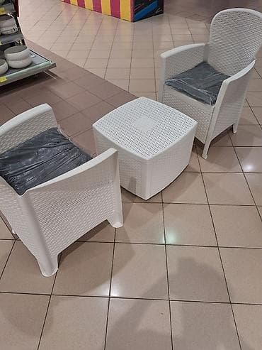 Nova baštenska garnitura ratan boja bela dve fotelje i tabure u ponudi na lalafo.rs — 1 Nova baštenska garnitura ratan boja bela dve fotelje i tabure u ponudi — 1