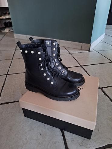 Twinset kozne cizme sa biserima, broj 38, bas ocuvane na lalafo.rs — 3 Twinset kozne cizme sa biserima, broj 38, bas ocuvane — 3