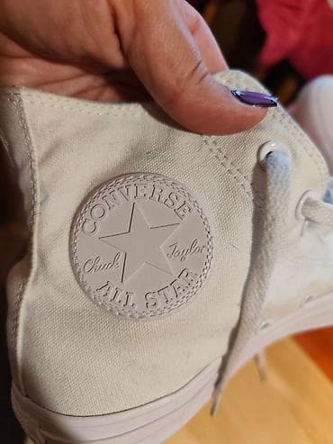 Converse Chuck Taylor All Star – uniseks visoke patike - Model: Chuck na lalafo.rs — 4 Converse Chuck Taylor All Star – uniseks visoke patike - Model: Chuck — 4