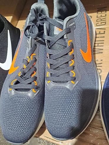 Akcija 41 do 46
Cena 2900 din 👟 na lalafo.rs Akcija 41 do 46
Cena 2900 din 👟