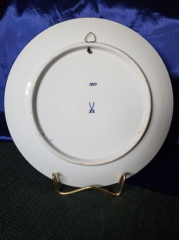 Tanjir Meissen,Bozicna kolekcija 1971god. Meissen tanjir za na zid,iz na lalafo.rs — 8 Tanjir Meissen,Bozicna kolekcija 1971god. Meissen tanjir za na zid,iz — 8