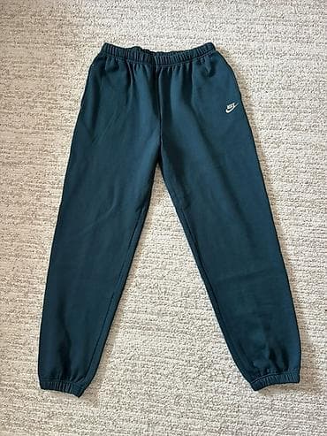 Nike trenerka – komplet donji deo + duks - Brend: Nike - Komplet se at lalafo.rs — 1 Nike trenerka – komplet donji deo + duks - Brend: Nike - Komplet se — 1