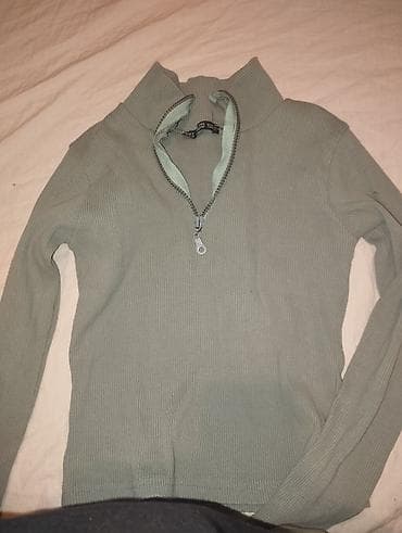 Dva komada dukseva/duks majica sa printom: 1) Crna dukserica s na lalafo.rs — 8 Dva komada dukseva/duks majica sa printom: 1) Crna dukserica s — 8