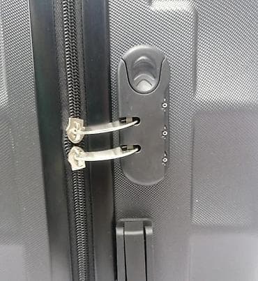 Travel suitcases and bags: Tvrdi kofer na točkiće – kabinski format - Materijal: čvrsta at lalafo.rs — 1 Travel suitcases and bags: Tvrdi kofer na točkiće – kabinski format - Materijal: čvrsta — 1