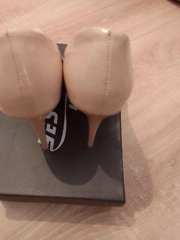 Cipele jednom obuvene i male su mi zato ih prodajem br 39 za vise at lalafo.rs — 3 Cipele jednom obuvene i male su mi zato ih prodajem br 39 za vise — 3