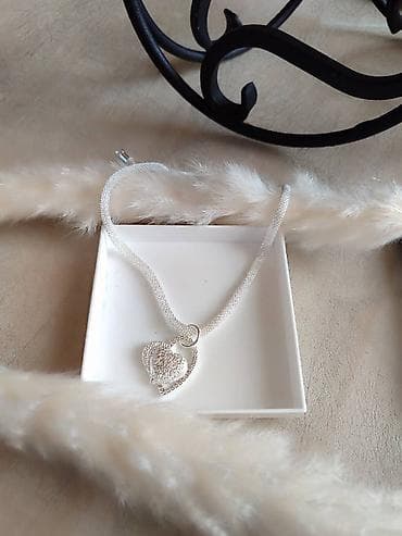 Necklaces: Ogrlica s priveskom zig 925 at lalafo.rs — 4 Necklaces: Ogrlica s priveskom zig 925 — 4