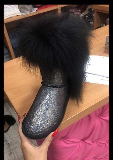 Ugg obuća 38, bоја - Crna na lalafo.rs — 1 Ugg obuća 38, bоја - Crna — 1