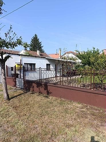 dve suknje po: Porodična kuća sa dvorištem i baštom - Prizemna kuća sa dve krovne na lalafo.rs — 2 dve suknje po: Porodična kuća sa dvorištem i baštom - Prizemna kuća sa dve krovne — 2