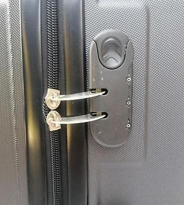 Travel suitcases and bags: Tvrdi kofer za putovanja sa 360° točkićima i mogućnošću proširenja at lalafo.rs — 6 Travel suitcases and bags: Tvrdi kofer za putovanja sa 360° točkićima i mogućnošću proširenja — 6