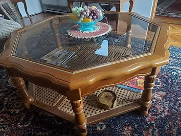 Stilski klub stolovi: Drveni salonski sto, sa staklom, velicina precnik 98cm. Samo licno na lalafo.rs — 1 Stilski klub stolovi: Drveni salonski sto, sa staklom, velicina precnik 98cm. Samo licno — 1