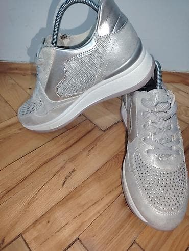 Ženske patike/cipele na platformu – srebrne - Brend: Flora RRR’s na lalafo.rs — 2 Ženske patike/cipele na platformu – srebrne - Brend: Flora RRR’s — 2