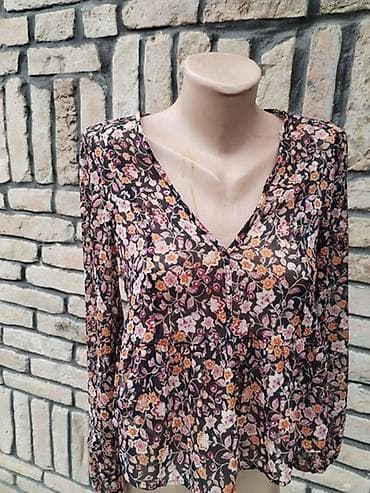 Stradivarius bluza vel S RASPRODAJA kao nova na lalafo.rs Stradivarius bluza vel S RASPRODAJA kao nova